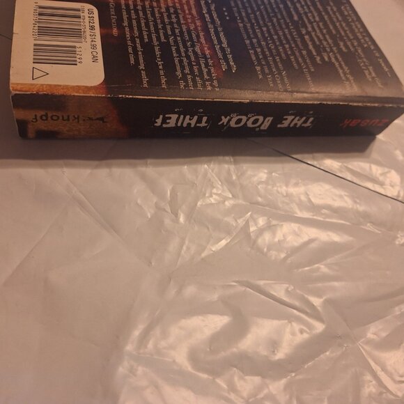 the book thief - Picture 7 of 7